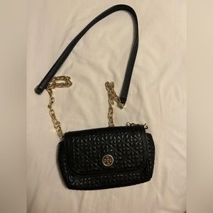 Tory Burch quilted purse black w gold straps
